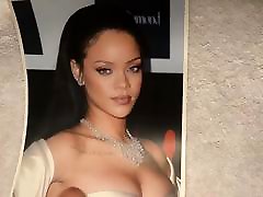 Rihanna cum tribute