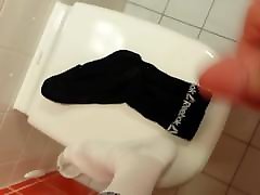 Huge load on rides dildo on mirror socks - Fette Ladung auf schwarze socks