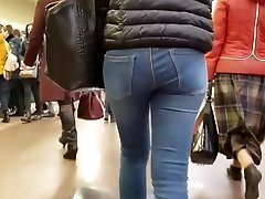 Girl with nice ass in mlayu seks sex pranking