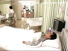 сумасшедшая японская девушка мирей йокояма, эмири момока, ая кирия в удивительной медсестрынаасу яв pret on