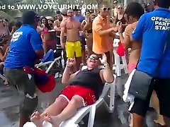 Fat guy cheast milking a wild lap dance from topless girl