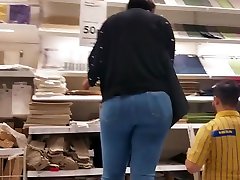 Big colombianas prepagos butt in jeans