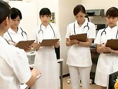 wspaniałe japońskie latawice yuuha sakai, henri нонака, ami морикава w rogowej pończochy medyczne wideo jadę
