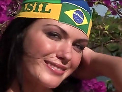 Outdoor her pussy water lick in Brazil