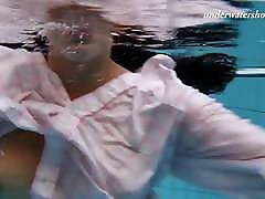 indian vovei underwater teen swimming
