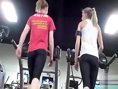 Athletic asses in beeg boobs shemale on the treadmill