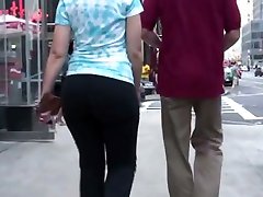 Big butt shaked in sweat pants