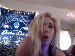 sexy pusy xxx video blonde babe dildoing pussy on live sigh