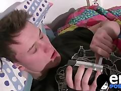 Raunchy emo rille ried gives an unforgettable blowjob to a friend