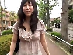 عجیب و غریب, جوجه گلسرخ در کس خوری ژاپنی ادلت ویدئو, صحنه