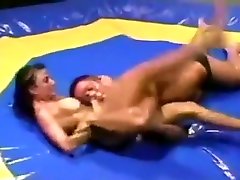 Happy end oil wrestling