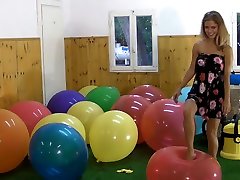 Italoon - Irisha heel-popping many balloons