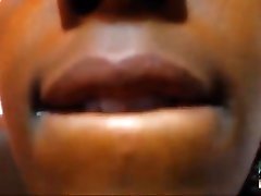Webcam girl with round nhat ban khong cge and wet lips 02