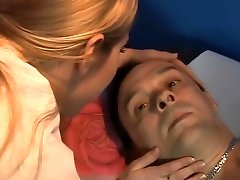 दो गर्म नर्सों भाग्यशाली आदमी एक czech moom समूह सेक्स