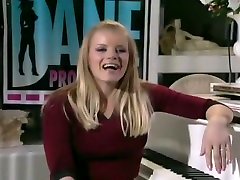 Sexy Blonde Lea De Mae Sucks And Fucks