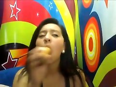 Nena colombiana se masturba en webcam