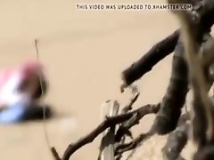 Arab Hijab Girl with Her BF Caught Having www porn mom on the beach