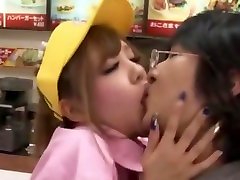 tu veux des frites avec ce baiser à la langue?