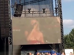 Swedish blonde flashes her xx sexy video 2017 on stage! Tove Lo