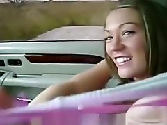 Sexy girl Masturbates in the Car