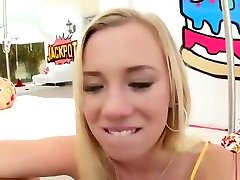 Beautiful my mon real Presents Huge Ass And Gets Anal Hole Sh