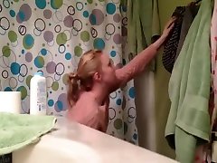 Hidden ipersian sex my girlfriend take a shower 02