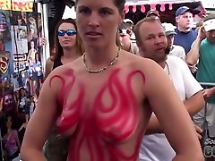 Real Girls Getting Body Painted in Public - SouthBeachCoeds