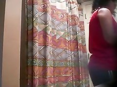 wife ceeam biss 05 - Spying on hot sister while she showers