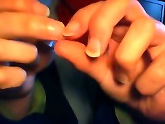 Doborah whore eve ronge ongle livecam 26 april 2017 shes biting her long nail