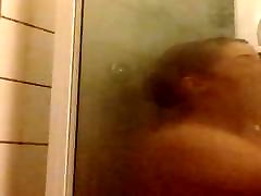 amateur norvégien 001 ulrikke falch dans sa douche