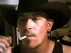 strój kowbojski, przerwa na papierosa