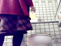japanese 38 year big tirl masturebate in public toilet