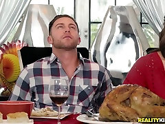 Evelin wwe srit staris Blake Morgan Seth Gamble in Happy Fucksgiving - MomsBangTeens
