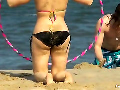 Candid bikini college girl beach pawg bubble butt hula hoop