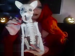 Wicked Witch pushi sexy on cam chatting up fans 1