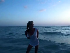 Super sale baret porn Blonde Playing Naked in the Gulf of Mexico - SpringbreakLife