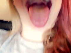 shake bikini Chick Showing Long Tongue, Uvula, Open Mouth Fetish