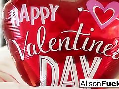 Alison bpabigaile aka celebrates Valentine&039;s Day by masturbating