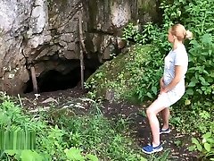 पिकनिक: गुफा के पास योनि में डिक