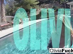 Horny Olivia 2 kak plays with her pussy underwater
