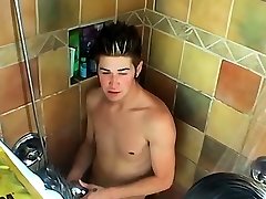 Hung twink pounds asses while showering