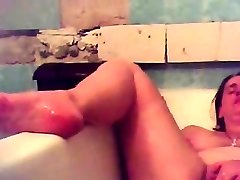 Orgasm of my mom in bath tube. braazar com cam