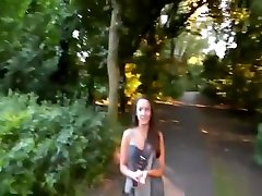 Girlfriend sucks dick at the park for a facial
