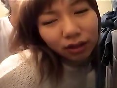 vidéo de sexe de fille japonaise dans les toilettes publiques