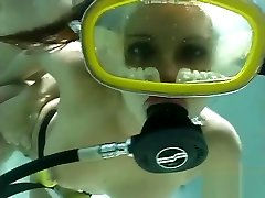 Hooka hot sex vrey hard underwater