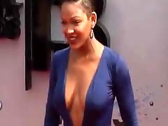 Meagan Good HOT CLEAVAGE !!!