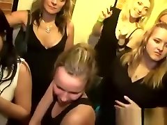 Amateur teens loosing it at party