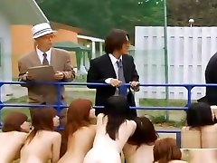 étranges esclaves porni dancer japonais blowjobs de groupe en plein air