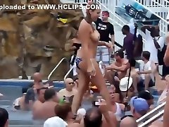 gorące nastolatki bikini-napalone laski dziko na imprezę na plaży