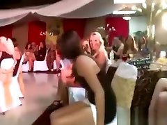 yoga bueaty stripper in mask sucked at senam bokong party